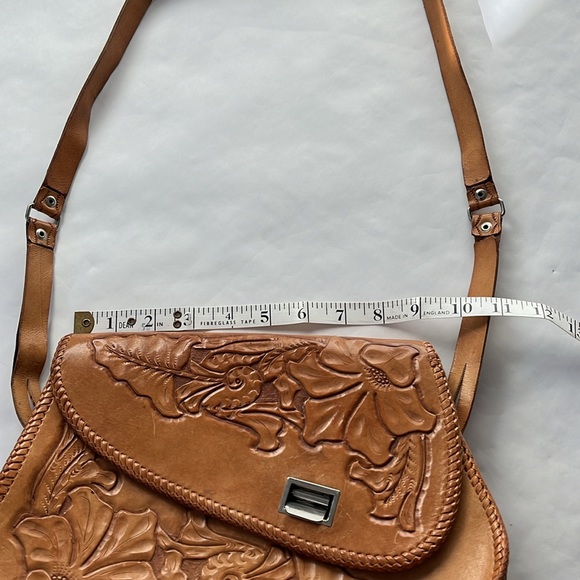 Vintage Tooled Unbranded Leather Purse - Picture 4 of 15